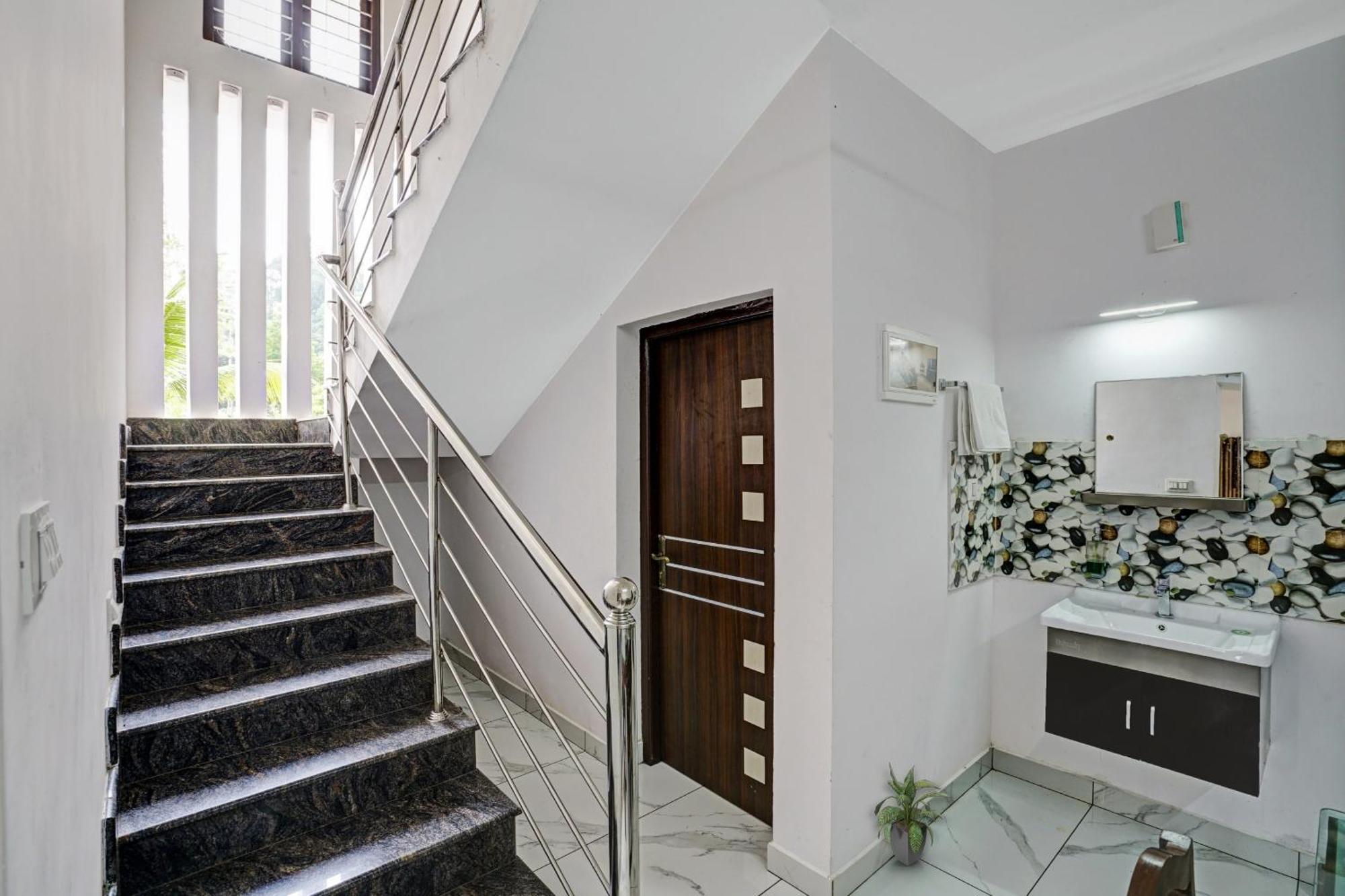 Spot On Shalom Palace Residency Neriyamangalam Exteriér fotografie